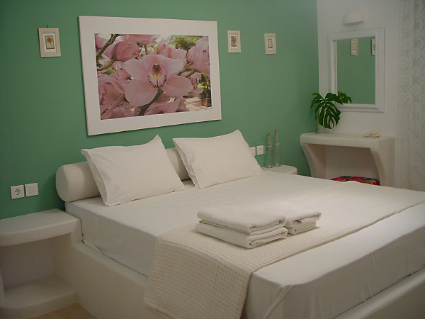 adult bedroom of apartment at Litsa Malli Rooms Pollonia Milos Greece
